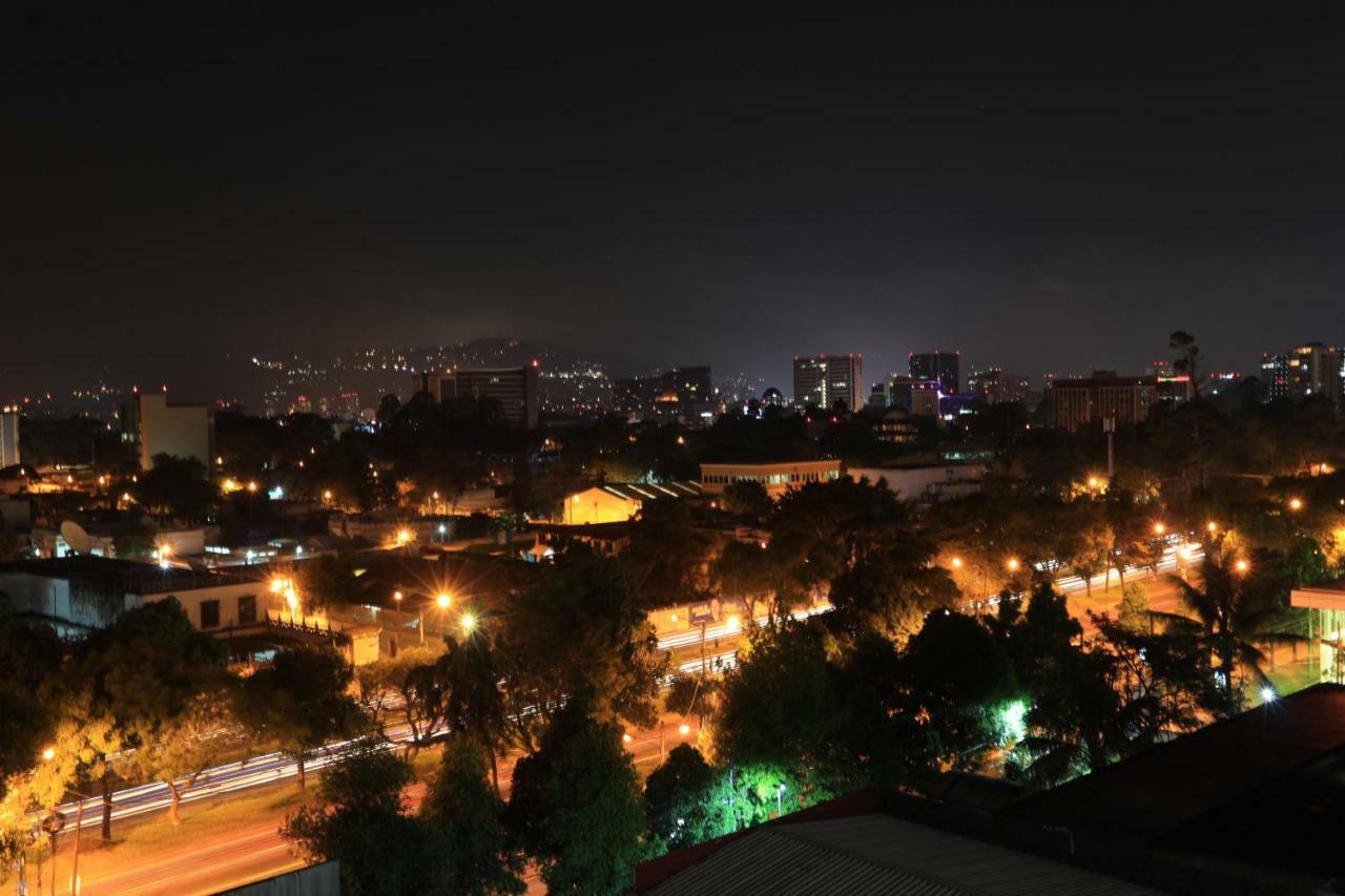 Apartamento Avenida Reforma Ciudad De Guatemala Daire Dış mekan fotoğraf